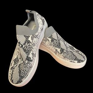 Steve Madden Snake Skin Beale Sneakers Black White Slip on Women’s Sz 8